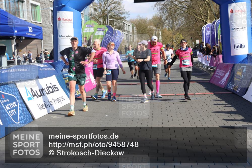 12.04.2026 - 45. Internationalen Wilhelmsburger Insellauf Strokosch-Dieckow http://msf.ph/oto/9458748 12.04.2026 10:48:32 Ziel 4415, 4681, 2373, 2384, 2442, 3631, 5578, 3414, 3307, 4882, 2053, 4563, 4866 meine-sportfotos.de