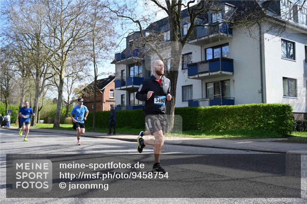 12.04.2026 - 45. Internationalen Wilhelmsburger Insellauf J. Mangold http://msf.ph/oto/9458754 12.04.2026 10:37:20 Ziel 2106, 4467, 4482, 4779, 3492, 5643, 3238, 2531, 5496, 5251, 3182, 2568, 2657, 4833, 5706, 4833, 5706, 2105, 4013, 3386 meine-sportfotos.de