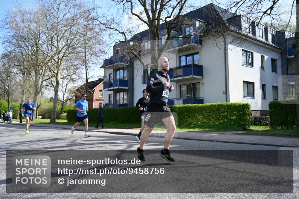 12.04.2026 - 45. Internationalen Wilhelmsburger Insellauf J. Mangold http://msf.ph/oto/9458756 12.04.2026 10:37:20 Ziel 2106, 4467, 4482, 4779, 3492, 5643, 3238, 2531, 5496, 5251, 3182, 2568, 2657, 4833, 5706, 4833, 5706, 2105, 4013, 3386 meine-sportfotos.de