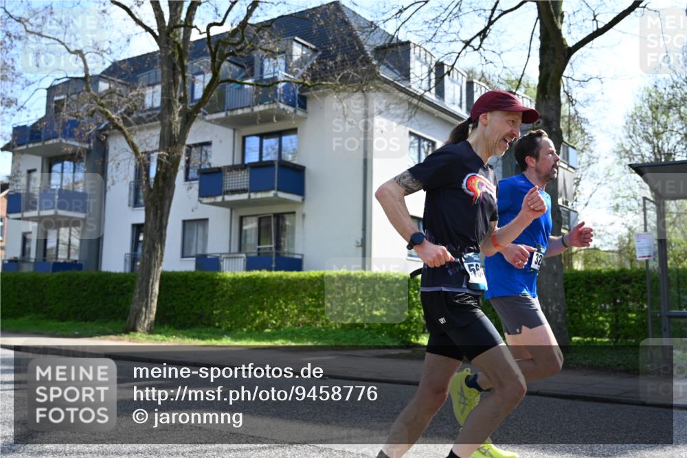 12.04.2026 - 45. Internationalen Wilhelmsburger Insellauf J. Mangold http://msf.ph/oto/9458776 12.04.2026 10:37:24 Ziel 4482, 4779, 3492, 5643, 3238, 2531, 5496, 5251, 5251, 3182, 2568, 2657, 4833, 5706, 2105, 4013, 3386, 5289, 2537, 2020 meine-sportfotos.de