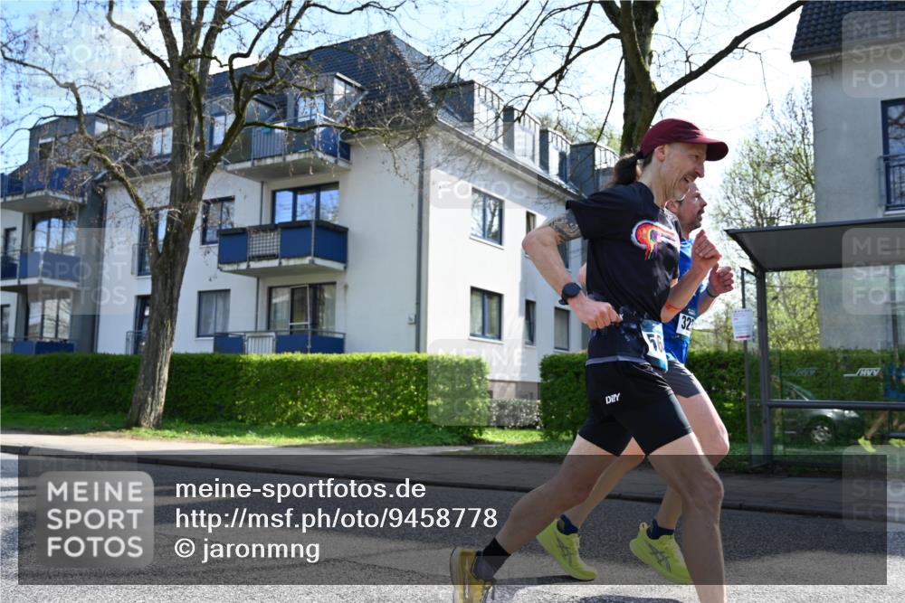 12.04.2026 - 45. Internationalen Wilhelmsburger Insellauf J. Mangold http://msf.ph/oto/9458778 12.04.2026 10:37:24 Ziel 4482, 4779, 3492, 5643, 3238, 2531, 5496, 5251, 5251, 3182, 2568, 2657, 4833, 5706, 2105, 4013, 3386, 5289, 2537, 2020 meine-sportfotos.de