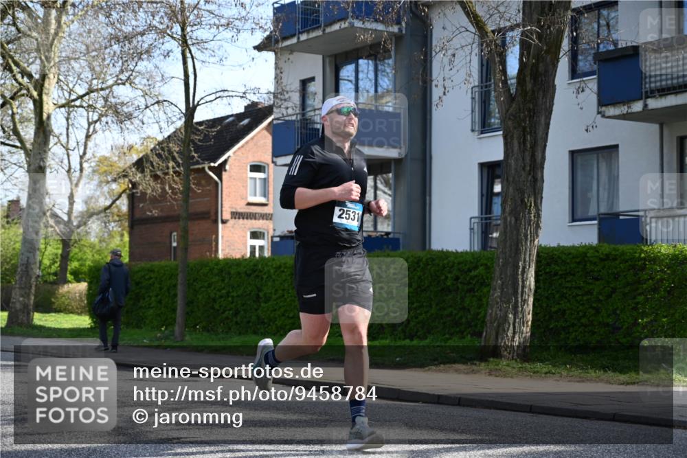 12.04.2026 - 45. Internationalen Wilhelmsburger Insellauf J. Mangold http://msf.ph/oto/9458784 12.04.2026 10:37:28 Ziel 4779, 3492, 5643, 3238, 2531, 5496, 5251, 3182, 2568, 2657, 4833, 5706, 2105, 4013, 3386, 5289, 2537, 2020, 5363, 2986 meine-sportfotos.de