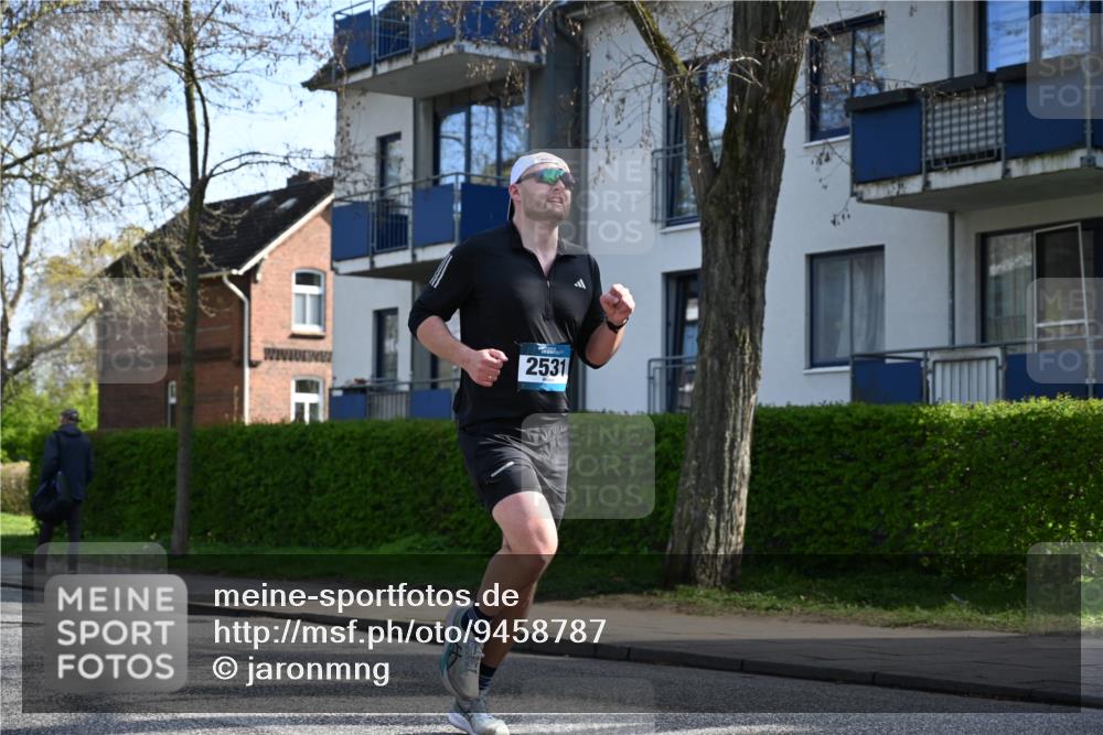 12.04.2026 - 45. Internationalen Wilhelmsburger Insellauf J. Mangold http://msf.ph/oto/9458787 12.04.2026 10:37:28 Ziel 4779, 3492, 5643, 3238, 2531, 5496, 5251, 3182, 2568, 2657, 4833, 5706, 2105, 4013, 3386, 5289, 2537, 2020, 5363, 2986 meine-sportfotos.de