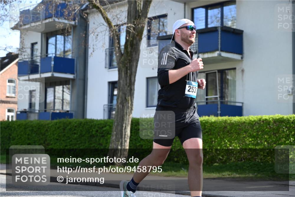 12.04.2026 - 45. Internationalen Wilhelmsburger Insellauf J. Mangold http://msf.ph/oto/9458795 12.04.2026 10:37:28 Ziel 4779, 3492, 5643, 3238, 2531, 5496, 5251, 3182, 2568, 2657, 4833, 5706, 2105, 4013, 3386, 5289, 2537, 2020, 5363, 2986 meine-sportfotos.de