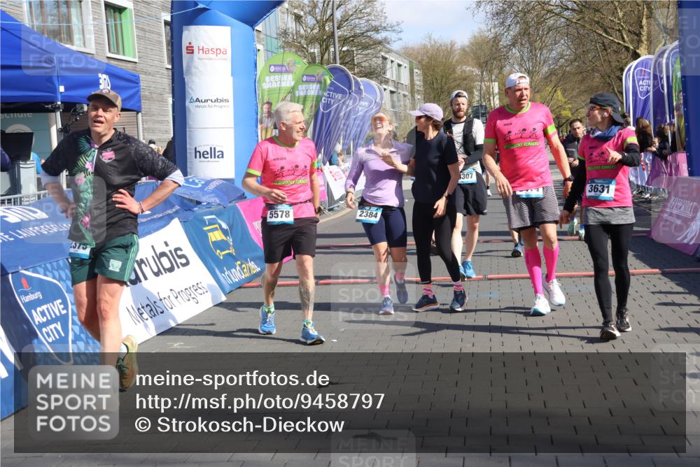12.04.2026 - 45. Internationalen Wilhelmsburger Insellauf Strokosch-Dieckow http://msf.ph/oto/9458797 12.04.2026 10:48:34 Ziel 2384, 2442, 3631, 5578, 3414, 3307, 4882, 2053, 4563, 4866 meine-sportfotos.de