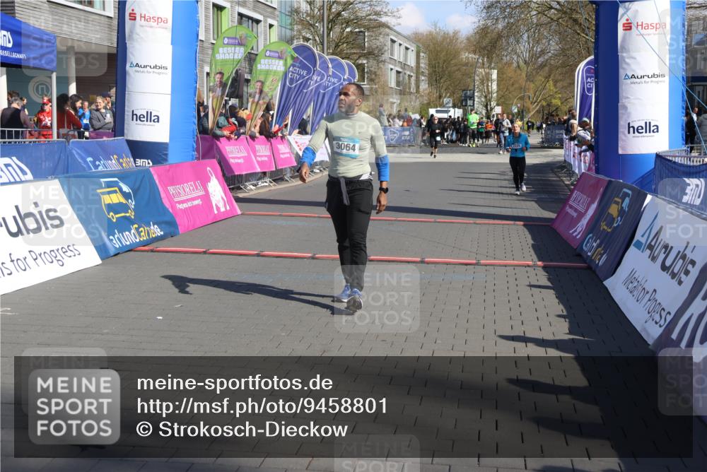 12.04.2026 - 45. Internationalen Wilhelmsburger Insellauf Strokosch-Dieckow http://msf.ph/oto/9458801 12.04.2026 11:05:16 Ziel 3064, 2225 meine-sportfotos.de