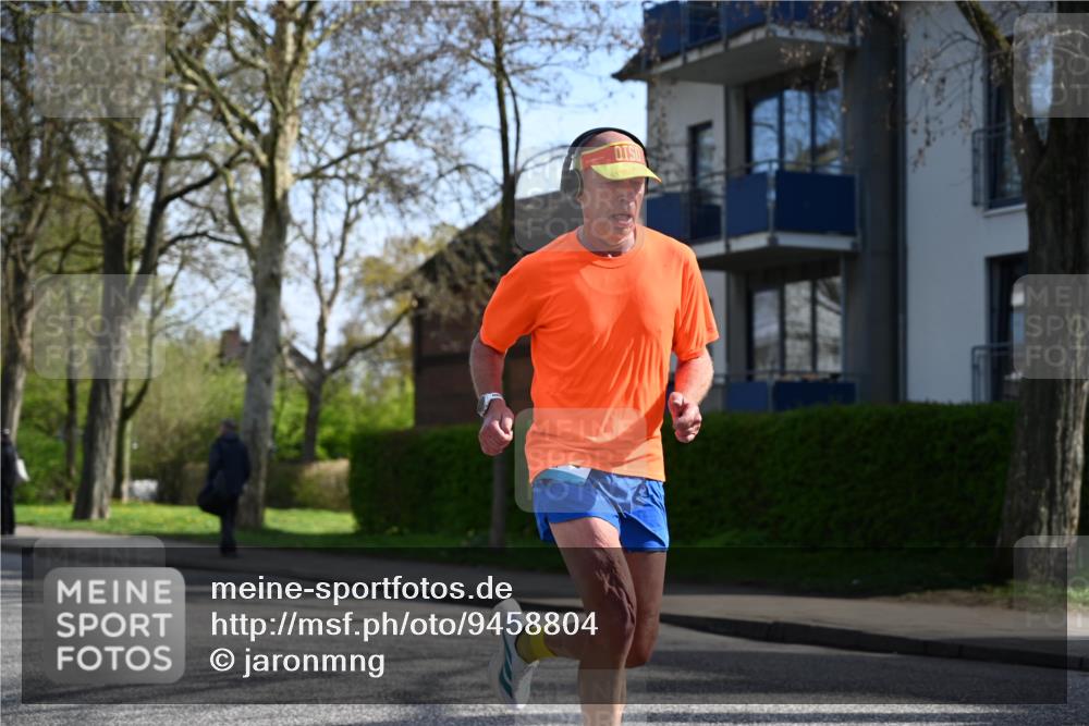 12.04.2026 - 45. Internationalen Wilhelmsburger Insellauf J. Mangold http://msf.ph/oto/9458804 12.04.2026 10:37:35 Ziel 3238, 2531, 5496, 5251, 3182, 2568, 2657, 4833, 5706, 2105, 4013, 3386, 5289, 2537, 2020, 5363, 2986, 5732, 3087, 4832 meine-sportfotos.de