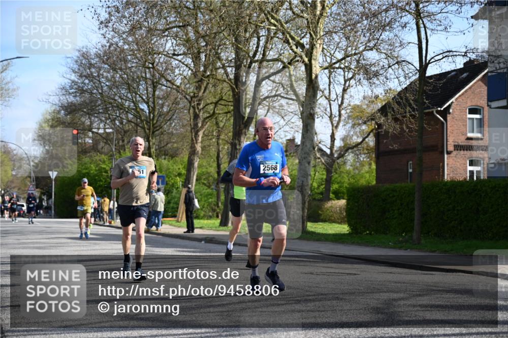 12.04.2026 - 45. Internationalen Wilhelmsburger Insellauf J. Mangold http://msf.ph/oto/9458806 12.04.2026 10:37:38 Ziel 2531, 5496, 5251, 3182, 2568, 2657, 4833, 5706, 2105, 2105, 4013, 3386, 5289, 2537, 2020, 5363, 5363, 2986, 5732, 3087, 4832, 2605 meine-sportfotos.de