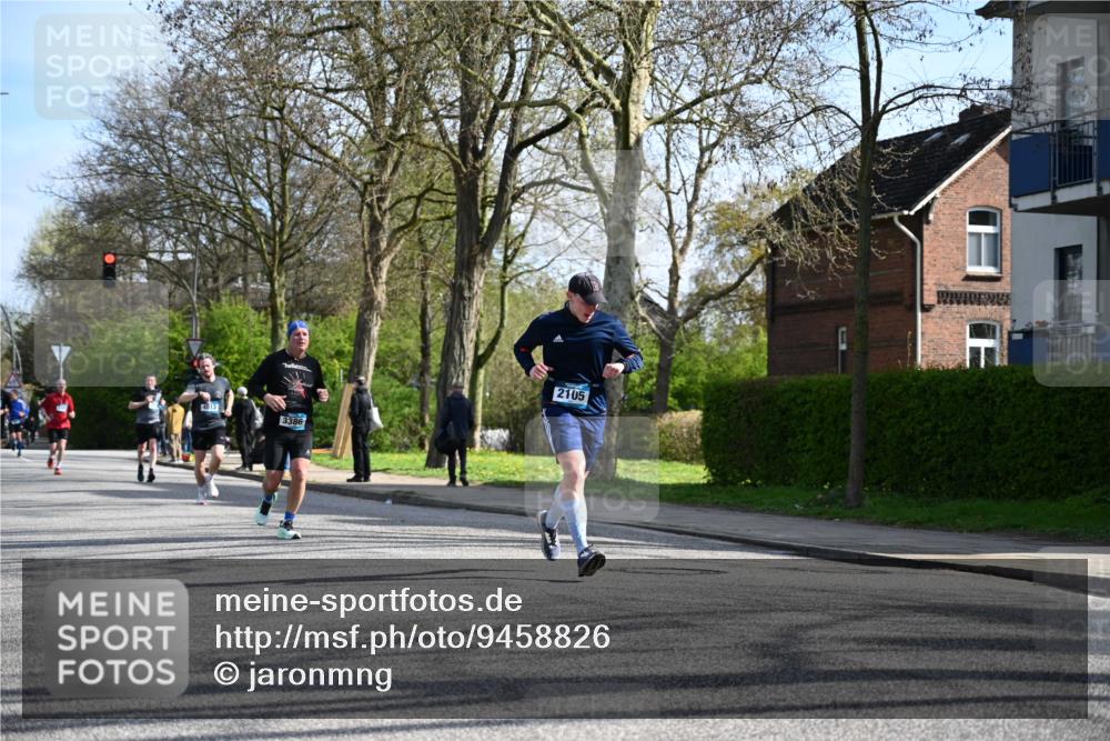 12.04.2026 - 45. Internationalen Wilhelmsburger Insellauf J. Mangold http://msf.ph/oto/9458826 12.04.2026 10:37:50 Ziel 3182, 2568, 2657, 4833, 5706, 2105, 4013, 3386, 5289, 2537, 2020, 5363, 5363, 2986, 5732, 3087, 4832, 2605, 2614, 4063, 3214 meine-sportfotos.de
