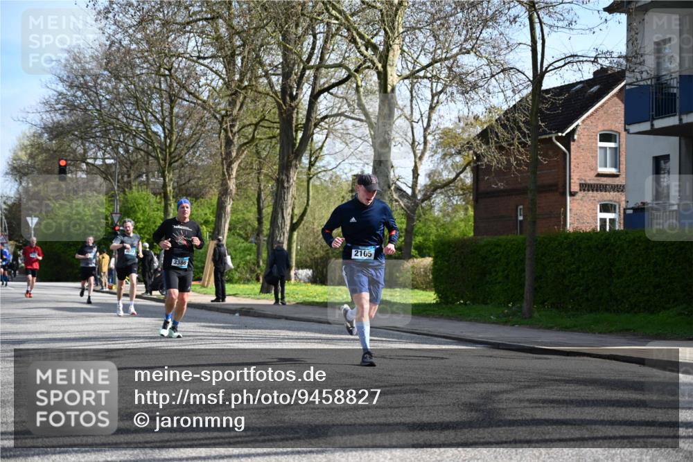 12.04.2026 - 45. Internationalen Wilhelmsburger Insellauf J. Mangold http://msf.ph/oto/9458827 12.04.2026 10:37:50 Ziel 3182, 2568, 2657, 4833, 5706, 2105, 4013, 3386, 5289, 2537, 2020, 5363, 5363, 2986, 5732, 3087, 4832, 2605, 2614, 4063, 3214 meine-sportfotos.de