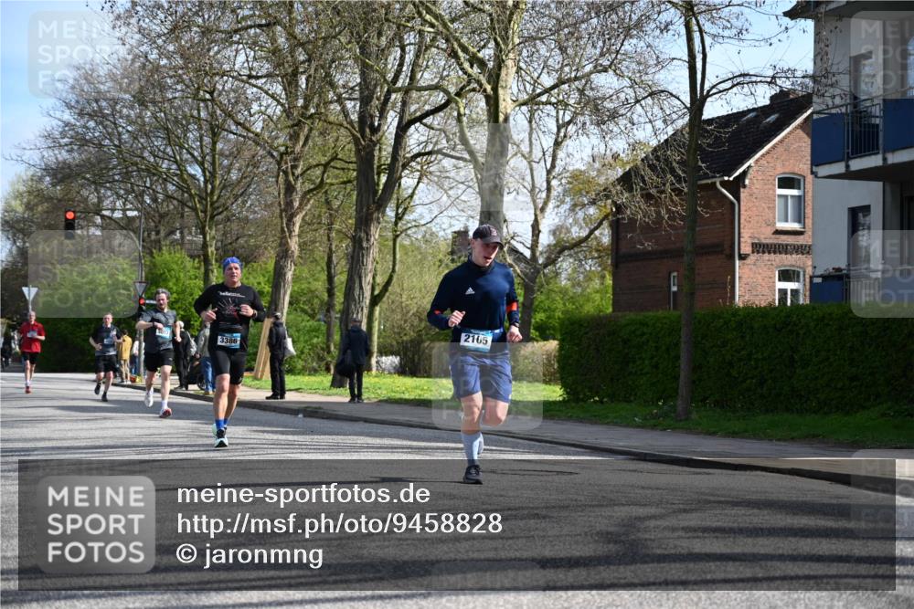 12.04.2026 - 45. Internationalen Wilhelmsburger Insellauf J. Mangold http://msf.ph/oto/9458828 12.04.2026 10:37:51 Ziel 2568, 2657, 4833, 5706, 2105, 4013, 3386, 5289, 2537, 2020, 5363, 2986, 2986, 5732, 3087, 4832, 2605, 2614, 4063, 3214, 2710 meine-sportfotos.de