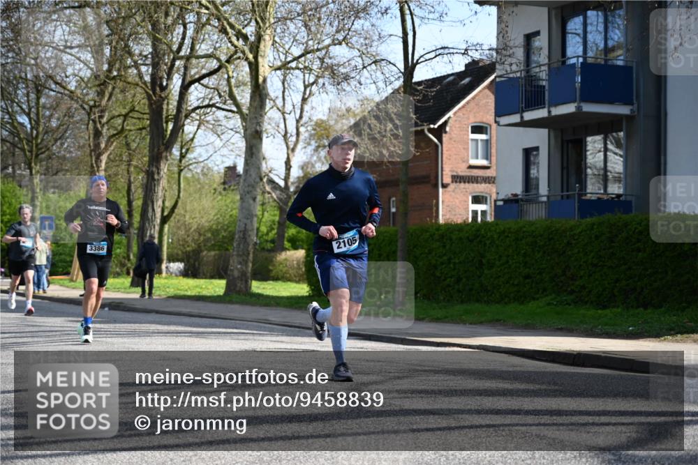 12.04.2026 - 45. Internationalen Wilhelmsburger Insellauf J. Mangold http://msf.ph/oto/9458839 12.04.2026 10:37:51 Ziel 2568, 2657, 4833, 5706, 2105, 4013, 3386, 5289, 2537, 2020, 5363, 2986, 2986, 5732, 3087, 4832, 2605, 2614, 4063, 3214, 2710 meine-sportfotos.de