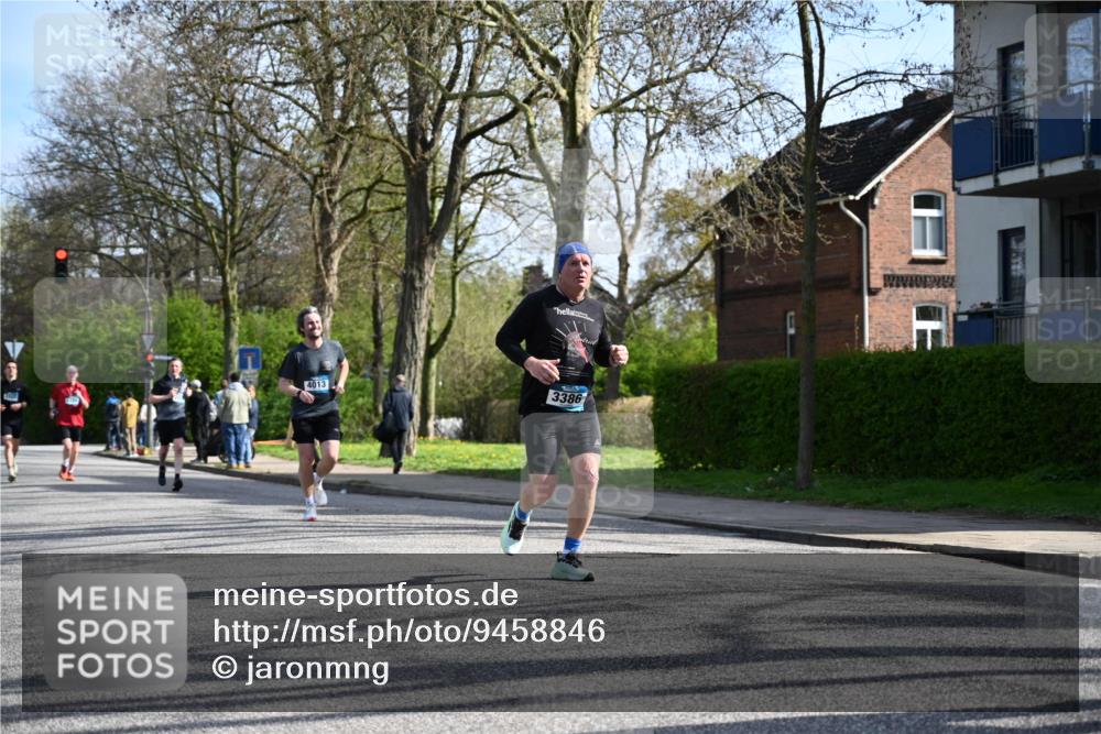 12.04.2026 - 45. Internationalen Wilhelmsburger Insellauf J. Mangold http://msf.ph/oto/9458846 12.04.2026 10:37:52 Ziel 2657, 4833, 5706, 2105, 4013, 3386, 5289, 2537, 2020, 5363, 2986, 5732, 3087, 4832, 2605, 2614, 4063, 3214, 2710 meine-sportfotos.de