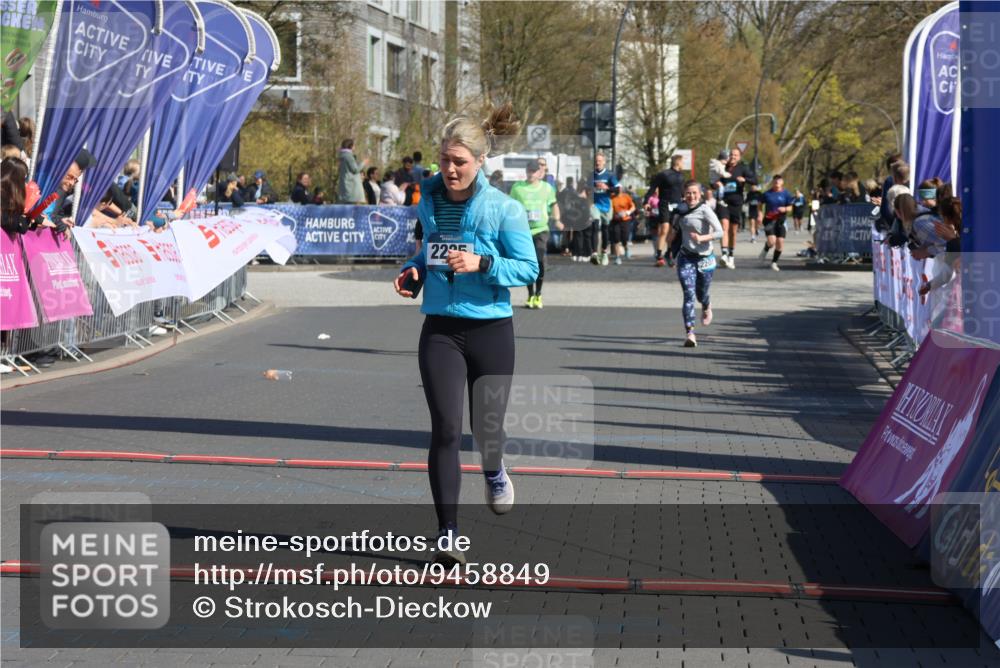 12.04.2026 - 45. Internationalen Wilhelmsburger Insellauf Strokosch-Dieckow http://msf.ph/oto/9458849 12.04.2026 11:05:20 Ziel 2225 meine-sportfotos.de