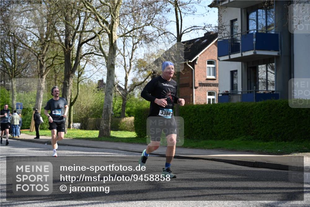 12.04.2026 - 45. Internationalen Wilhelmsburger Insellauf J. Mangold http://msf.ph/oto/9458858 12.04.2026 10:37:53 Ziel 2657, 4833, 5706, 2105, 4013, 3386, 5289, 2537, 2020, 5363, 2986, 5732, 3087, 4832, 2605, 2614, 4063, 3214, 2710 meine-sportfotos.de