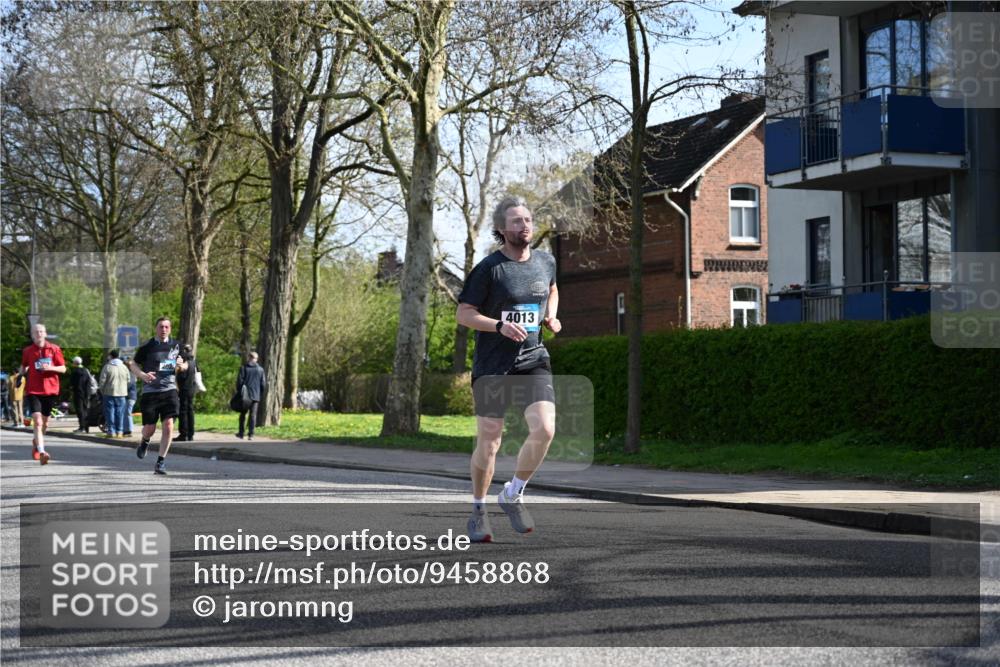 12.04.2026 - 45. Internationalen Wilhelmsburger Insellauf J. Mangold http://msf.ph/oto/9458868 12.04.2026 10:37:55 Ziel 4833, 5706, 2105, 4013, 3386, 5289, 2537, 2020, 5363, 2986, 5732, 3087, 4832, 2605, 2614, 4063, 3214, 2710 meine-sportfotos.de