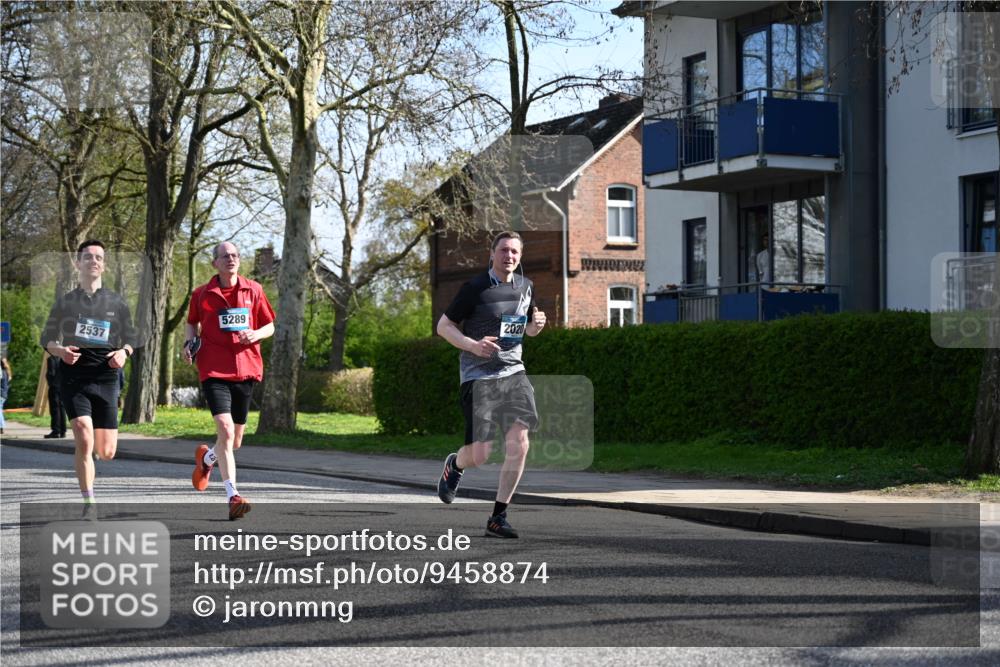 12.04.2026 - 45. Internationalen Wilhelmsburger Insellauf J. Mangold http://msf.ph/oto/9458874 12.04.2026 10:37:58 Ziel 2105, 4013, 3386, 5289, 2537, 2020, 5363, 2986, 5732, 3087, 4832, 3087, 4832, 2605, 2614, 4063, 3214, 3214, 2710, 4264 meine-sportfotos.de
