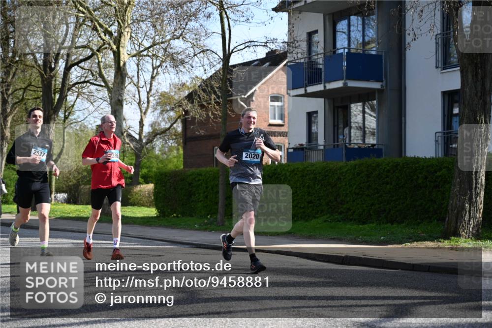 12.04.2026 - 45. Internationalen Wilhelmsburger Insellauf J. Mangold http://msf.ph/oto/9458881 12.04.2026 10:37:58 Ziel 2105, 4013, 3386, 5289, 2537, 2020, 5363, 2986, 5732, 3087, 4832, 3087, 4832, 2605, 2614, 4063, 3214, 3214, 2710, 4264 meine-sportfotos.de