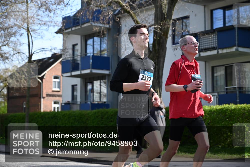 12.04.2026 - 45. Internationalen Wilhelmsburger Insellauf J. Mangold http://msf.ph/oto/9458903 12.04.2026 10:38:00 Ziel 2105, 4013, 3386, 5289, 2537, 2020, 5363, 2986, 5732, 3087, 4832, 2605, 2605, 2614, 4063, 3214, 2710, 4264 meine-sportfotos.de