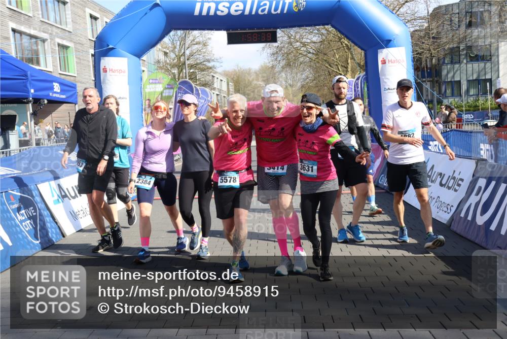 12.04.2026 - 45. Internationalen Wilhelmsburger Insellauf Strokosch-Dieckow http://msf.ph/oto/9458915 12.04.2026 10:48:37 Ziel 3307, 4882, 2053, 4563, 4866, 2438, 3513 meine-sportfotos.de