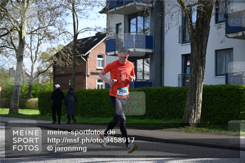 12.04.2026 - 45. Internationalen Wilhelmsburger Insellauf J. Mangold http://msf.ph/oto/9458917 12.04.2026 10:38:07 Ziel 3386, 5289, 2537, 2020, 5363, 2986, 5732, 3087, 4832, 2605, 2614, 4063, 3214, 2710, 4264, 3911 meine-sportfotos.de