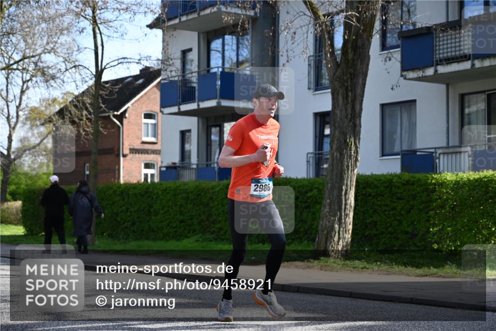 12.04.2026 - 45. Internationalen Wilhelmsburger Insellauf J. Mangold http://msf.ph/oto/9458921 12.04.2026 10:38:07 Ziel 3386, 5289, 2537, 2020, 5363, 2986, 5732, 3087, 4832, 2605, 2614, 4063, 3214, 2710, 4264, 3911 meine-sportfotos.de