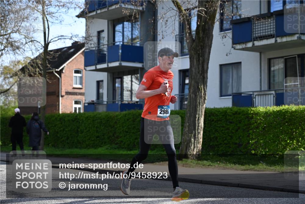 12.04.2026 - 45. Internationalen Wilhelmsburger Insellauf J. Mangold http://msf.ph/oto/9458923 12.04.2026 10:38:07 Ziel 3386, 5289, 2537, 2020, 5363, 2986, 5732, 3087, 4832, 2605, 2614, 4063, 3214, 2710, 4264, 3911 meine-sportfotos.de