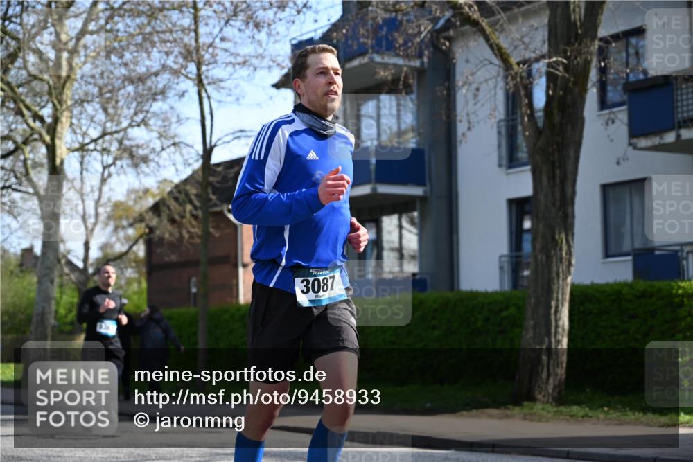 12.04.2026 - 45. Internationalen Wilhelmsburger Insellauf J. Mangold http://msf.ph/oto/9458933 12.04.2026 10:38:08 Ziel 5289, 2537, 2020, 5363, 2986, 5732, 3087, 4832, 2605, 2614, 4063, 3214, 2710, 4264, 3911 meine-sportfotos.de
