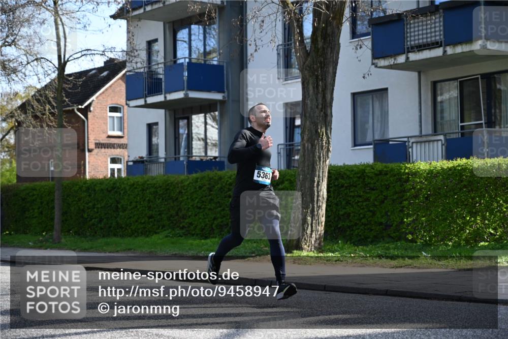 12.04.2026 - 45. Internationalen Wilhelmsburger Insellauf J. Mangold http://msf.ph/oto/9458947 12.04.2026 10:38:10 Ziel 5289, 2537, 2020, 5363, 2986, 5732, 3087, 4832, 2605, 2614, 4063, 3214, 3214, 2710, 4264, 3911 meine-sportfotos.de