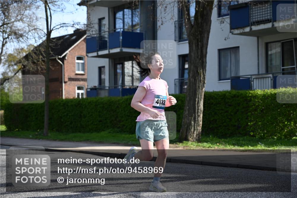 12.04.2026 - 45. Internationalen Wilhelmsburger Insellauf J. Mangold http://msf.ph/oto/9458969 12.04.2026 10:38:12 Ziel 5363, 2986, 5732, 3087, 4832, 2605, 2614, 4063, 3214, 2710, 4264, 3911, 5511, 4679 meine-sportfotos.de