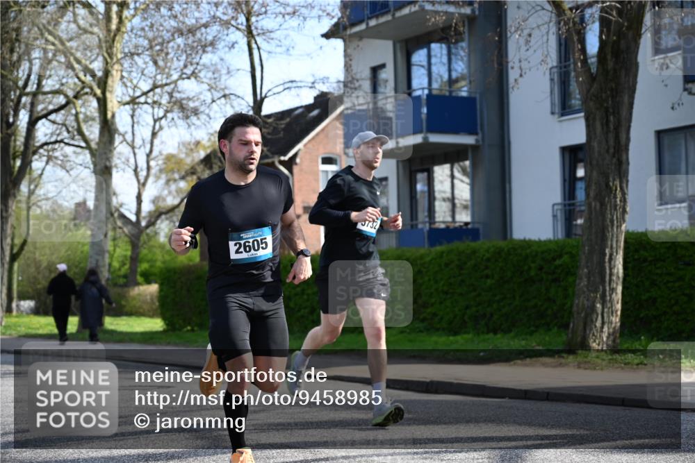 12.04.2026 - 45. Internationalen Wilhelmsburger Insellauf J. Mangold http://msf.ph/oto/9458985 12.04.2026 10:38:14 Ziel 5363, 2986, 5732, 3087, 4832, 2605, 2614, 4063, 3214, 2710, 4264, 3911, 5511, 4679, 2115 meine-sportfotos.de