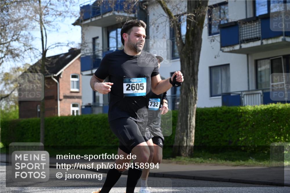12.04.2026 - 45. Internationalen Wilhelmsburger Insellauf J. Mangold http://msf.ph/oto/9458994 12.04.2026 10:38:14 Ziel 5363, 2986, 5732, 3087, 4832, 2605, 2614, 4063, 3214, 2710, 4264, 3911, 5511, 4679, 2115 meine-sportfotos.de