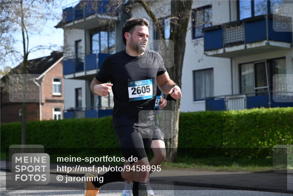 12.04.2026 - 45. Internationalen Wilhelmsburger Insellauf J. Mangold http://msf.ph/oto/9458995 12.04.2026 10:38:14 Ziel 5363, 2986, 5732, 3087, 4832, 2605, 2614, 4063, 3214, 2710, 4264, 3911, 5511, 4679, 2115 meine-sportfotos.de