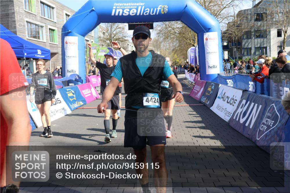12.04.2026 - 45. Internationalen Wilhelmsburger Insellauf Strokosch-Dieckow http://msf.ph/oto/9459115 12.04.2026 10:48:54 Ziel 3509, 4768, 3060, 3063, 2992, 2846, 3722, 4088, 4913 meine-sportfotos.de
