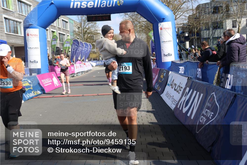 12.04.2026 - 45. Internationalen Wilhelmsburger Insellauf Strokosch-Dieckow http://msf.ph/oto/9459135 12.04.2026 11:05:43 Ziel 3743, 5748, 4464, 5810 meine-sportfotos.de