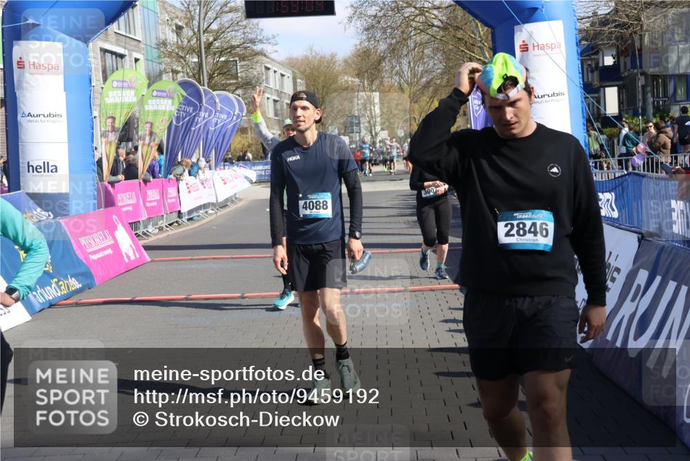 12.04.2026 - 45. Internationalen Wilhelmsburger Insellauf Strokosch-Dieckow http://msf.ph/oto/9459192 12.04.2026 10:49:03 Ziel 4675, 3007 meine-sportfotos.de