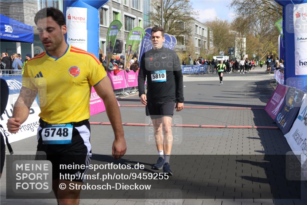 12.04.2026 - 45. Internationalen Wilhelmsburger Insellauf Strokosch-Dieckow http://msf.ph/oto/9459255 12.04.2026 11:05:50 Ziel 5810, 3322 meine-sportfotos.de