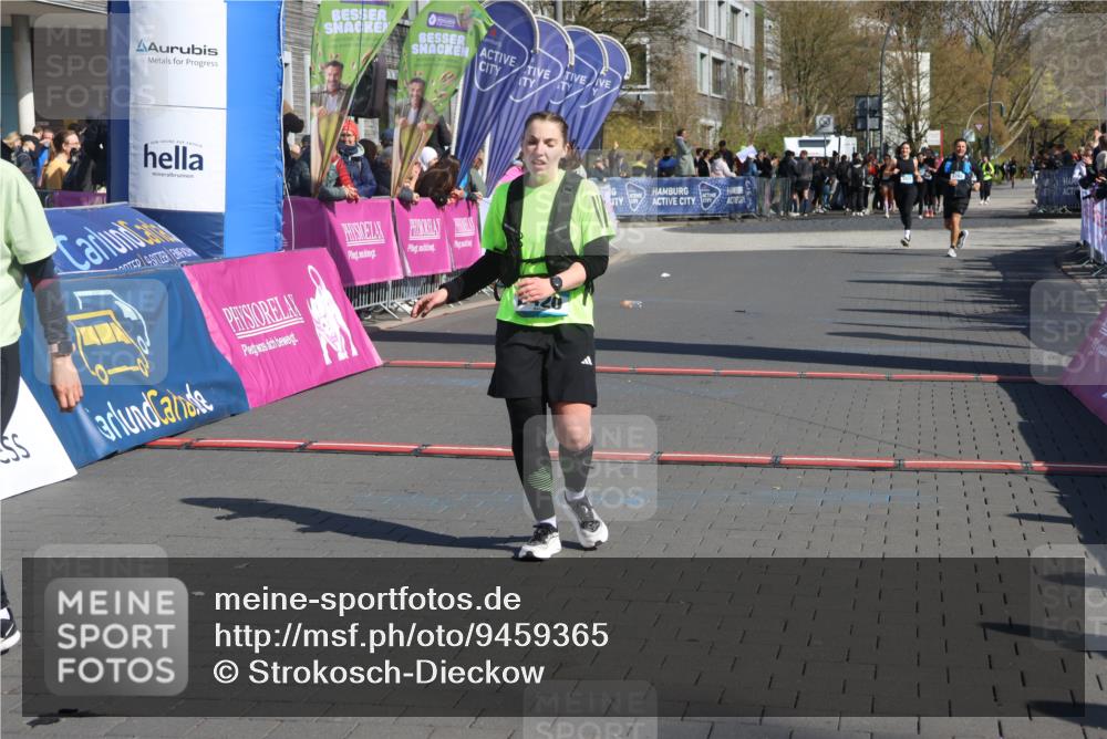 12.04.2026 - 45. Internationalen Wilhelmsburger Insellauf Strokosch-Dieckow http://msf.ph/oto/9459365 12.04.2026 11:05:56 Ziel 3322, 3420 meine-sportfotos.de