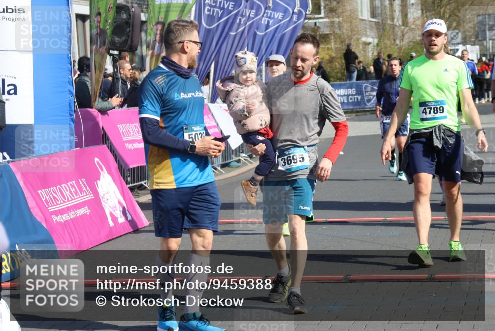 12.04.2026 - 45. Internationalen Wilhelmsburger Insellauf Strokosch-Dieckow http://msf.ph/oto/9459388 12.04.2026 10:49:19 Ziel 3695, 5039, 2672, 4789, 4661, 5360, 5649, 2649, 2231, 3200 meine-sportfotos.de