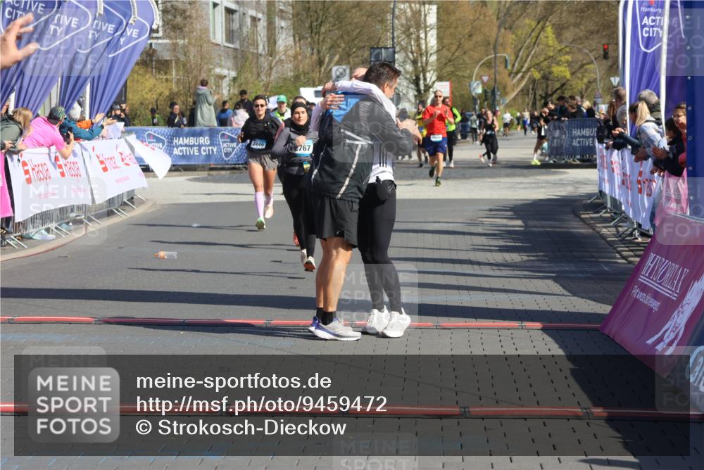 12.04.2026 - 45. Internationalen Wilhelmsburger Insellauf Strokosch-Dieckow http://msf.ph/oto/9459472 12.04.2026 11:06:06 Ziel 3920, 2267, 2268, 2767 meine-sportfotos.de