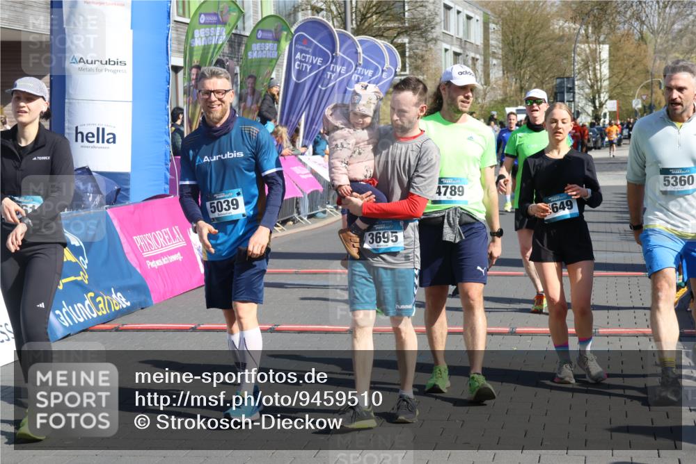 12.04.2026 - 45. Internationalen Wilhelmsburger Insellauf Strokosch-Dieckow http://msf.ph/oto/9459510 12.04.2026 10:49:22 Ziel 4789, 4661, 5360, 5649, 2649, 2231, 3200 meine-sportfotos.de