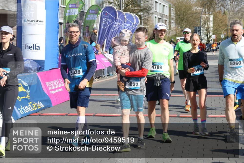 12.04.2026 - 45. Internationalen Wilhelmsburger Insellauf Strokosch-Dieckow http://msf.ph/oto/9459519 12.04.2026 10:49:22 Ziel 4789, 4661, 5360, 5649, 2649, 2231, 3200 meine-sportfotos.de