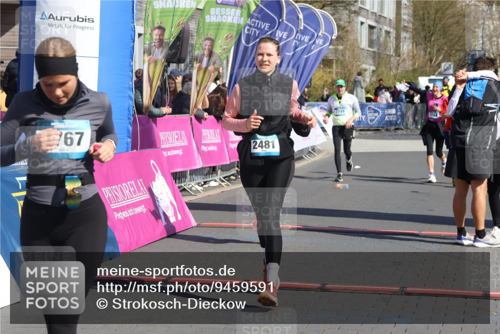 12.04.2026 - 45. Internationalen Wilhelmsburger Insellauf Strokosch-Dieckow http://msf.ph/oto/9459591 12.04.2026 11:06:11 Ziel 2268, 2767, 2481, 2449 meine-sportfotos.de