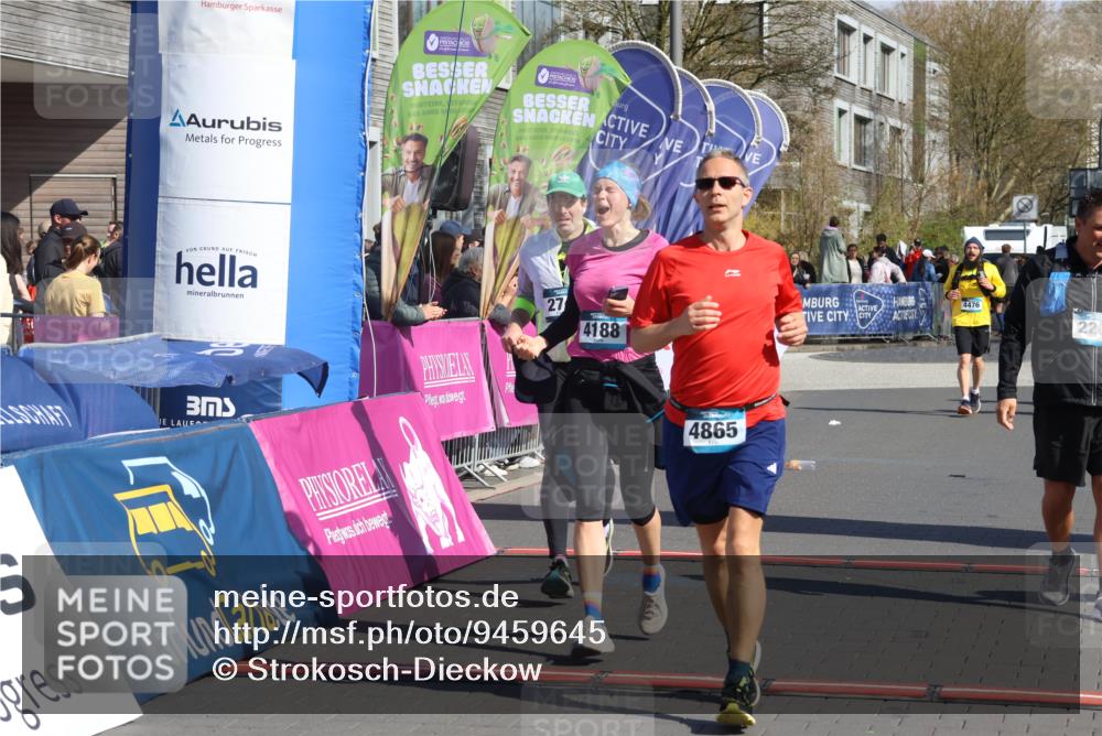 12.04.2026 - 45. Internationalen Wilhelmsburger Insellauf Strokosch-Dieckow http://msf.ph/oto/9459645 12.04.2026 11:06:16 Ziel 2449, 4865, 4188, 2749 meine-sportfotos.de