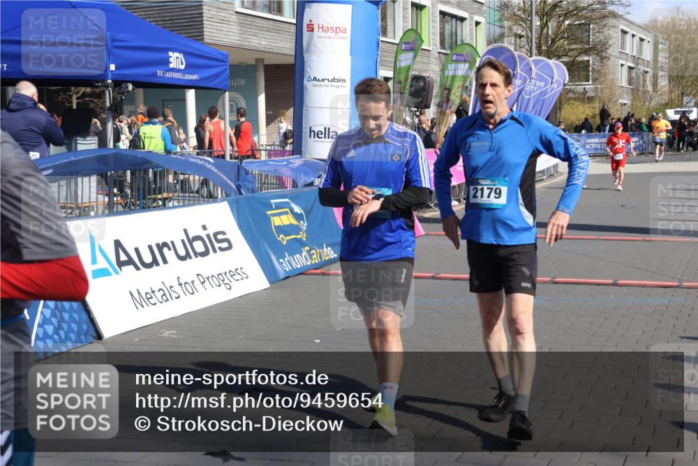 12.04.2026 - 45. Internationalen Wilhelmsburger Insellauf Strokosch-Dieckow http://msf.ph/oto/9459654 12.04.2026 10:49:31 Ziel 4185, 2179 meine-sportfotos.de