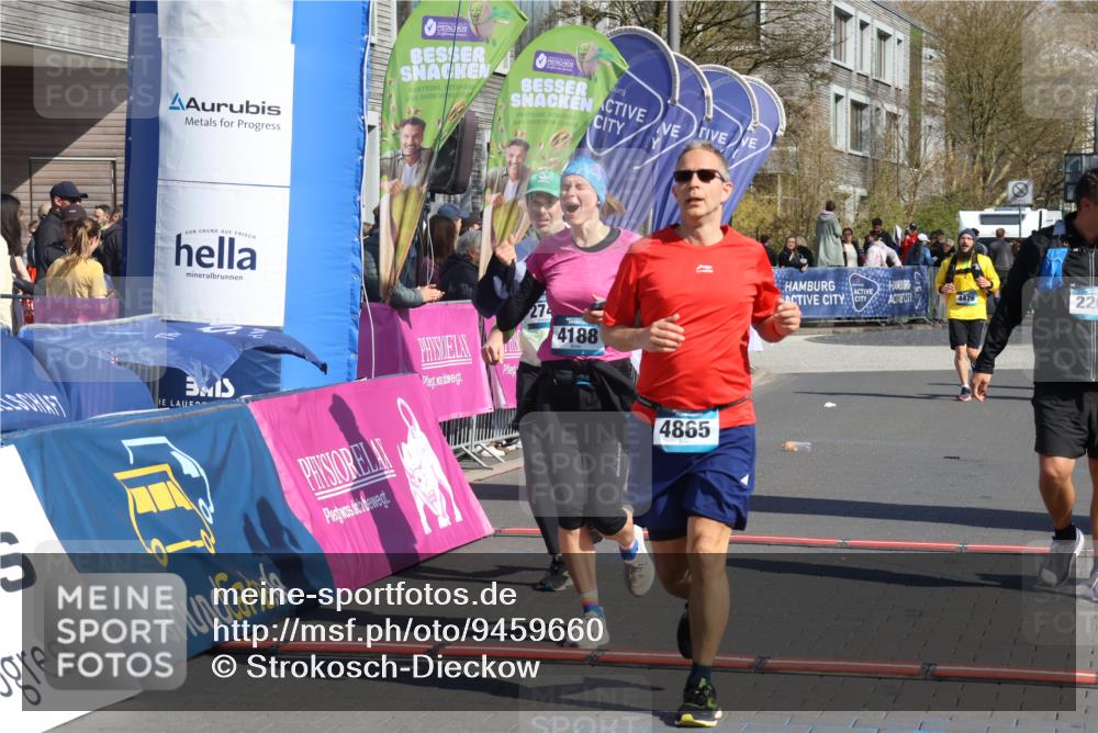 12.04.2026 - 45. Internationalen Wilhelmsburger Insellauf Strokosch-Dieckow http://msf.ph/oto/9459660 12.04.2026 11:06:16 Ziel 2449, 4865, 4188, 2749 meine-sportfotos.de