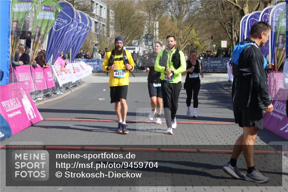 12.04.2026 - 45. Internationalen Wilhelmsburger Insellauf Strokosch-Dieckow http://msf.ph/oto/9459704 12.04.2026 11:06:23 Ziel 4477, 4476, 5818, 3717 meine-sportfotos.de