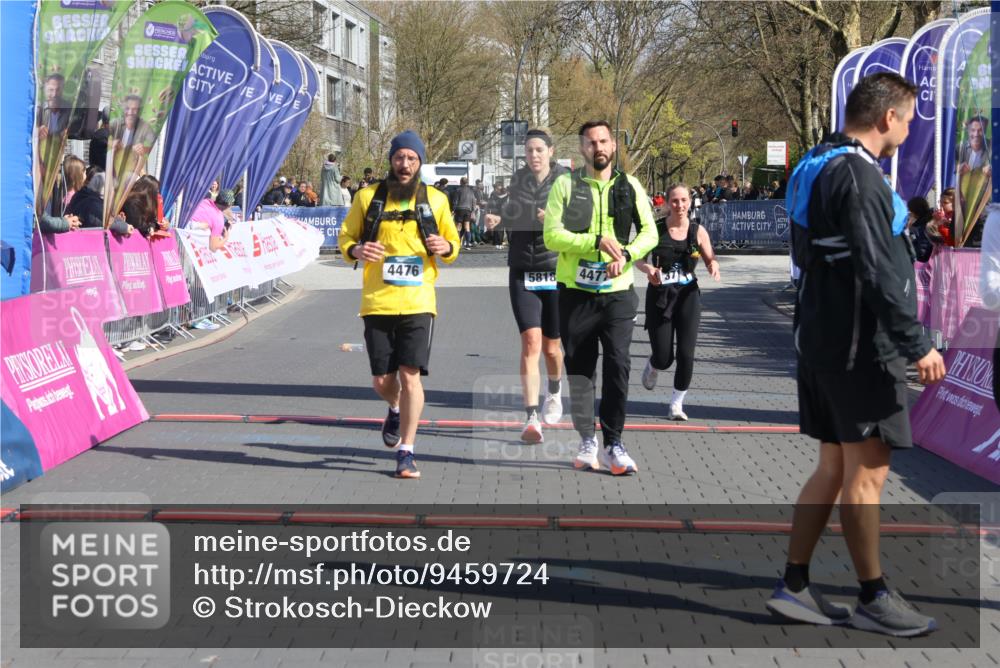 12.04.2026 - 45. Internationalen Wilhelmsburger Insellauf Strokosch-Dieckow http://msf.ph/oto/9459724 12.04.2026 11:06:24 Ziel 4477, 4476, 5818, 3717 meine-sportfotos.de
