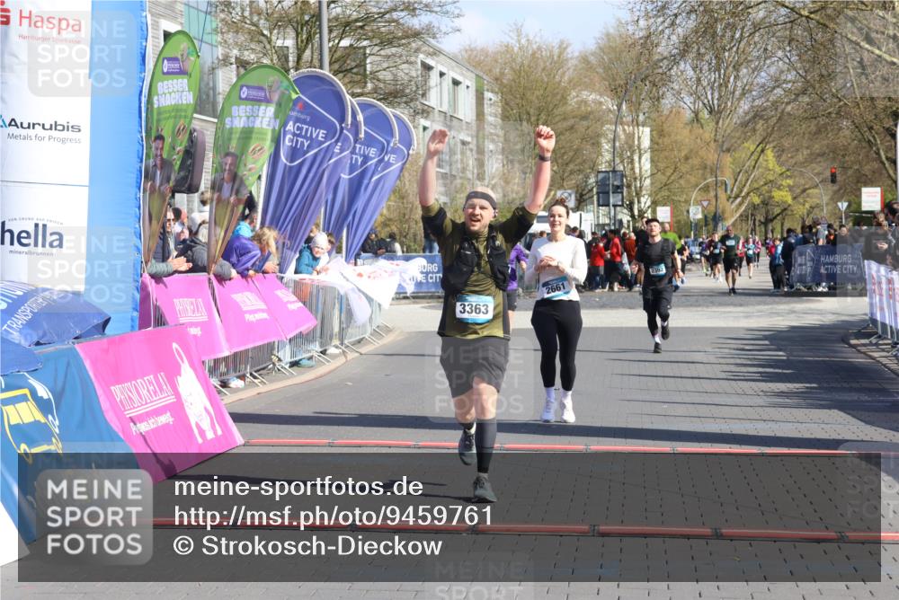 12.04.2026 - 45. Internationalen Wilhelmsburger Insellauf Strokosch-Dieckow http://msf.ph/oto/9459761 12.04.2026 10:49:48 Ziel 3363, 2661 meine-sportfotos.de