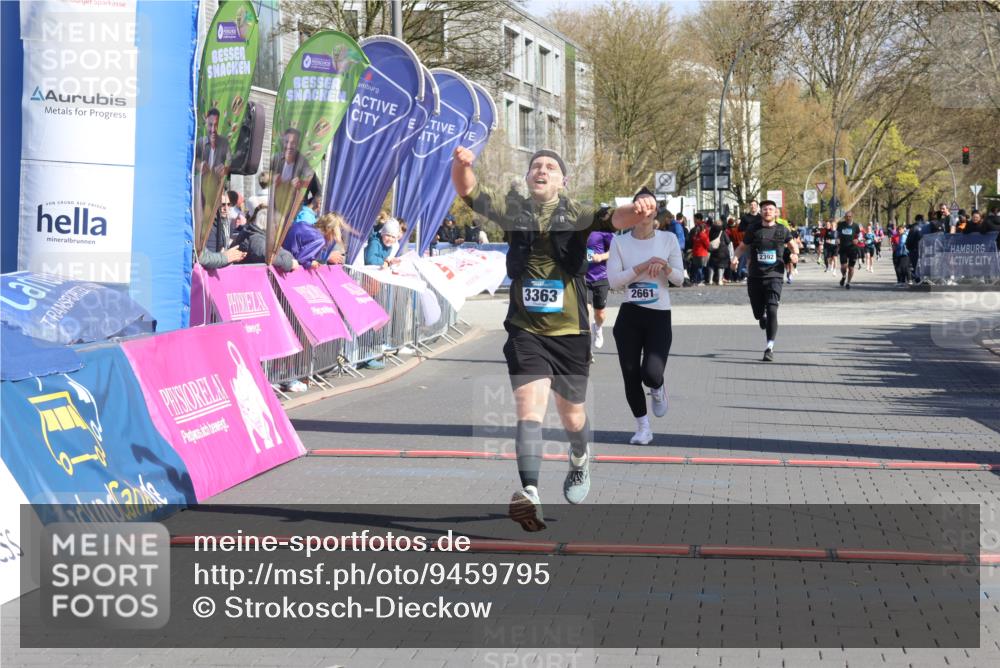 12.04.2026 - 45. Internationalen Wilhelmsburger Insellauf Strokosch-Dieckow http://msf.ph/oto/9459795 12.04.2026 10:49:48 Ziel 3363, 2661 meine-sportfotos.de